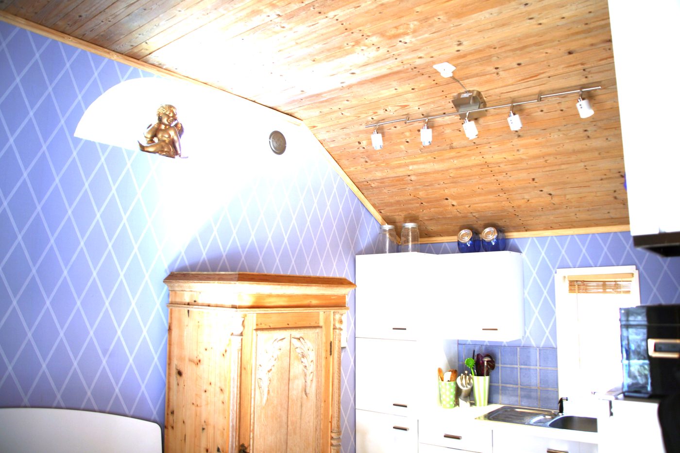 Open kitchen with everything included
